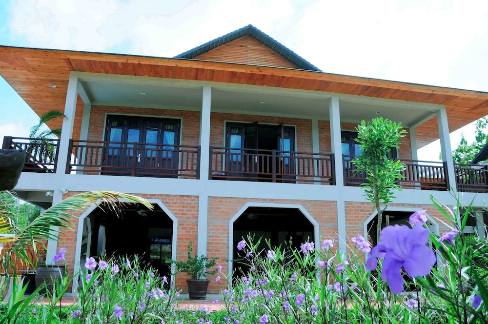 Vela Phu Quoc Resort 2/98