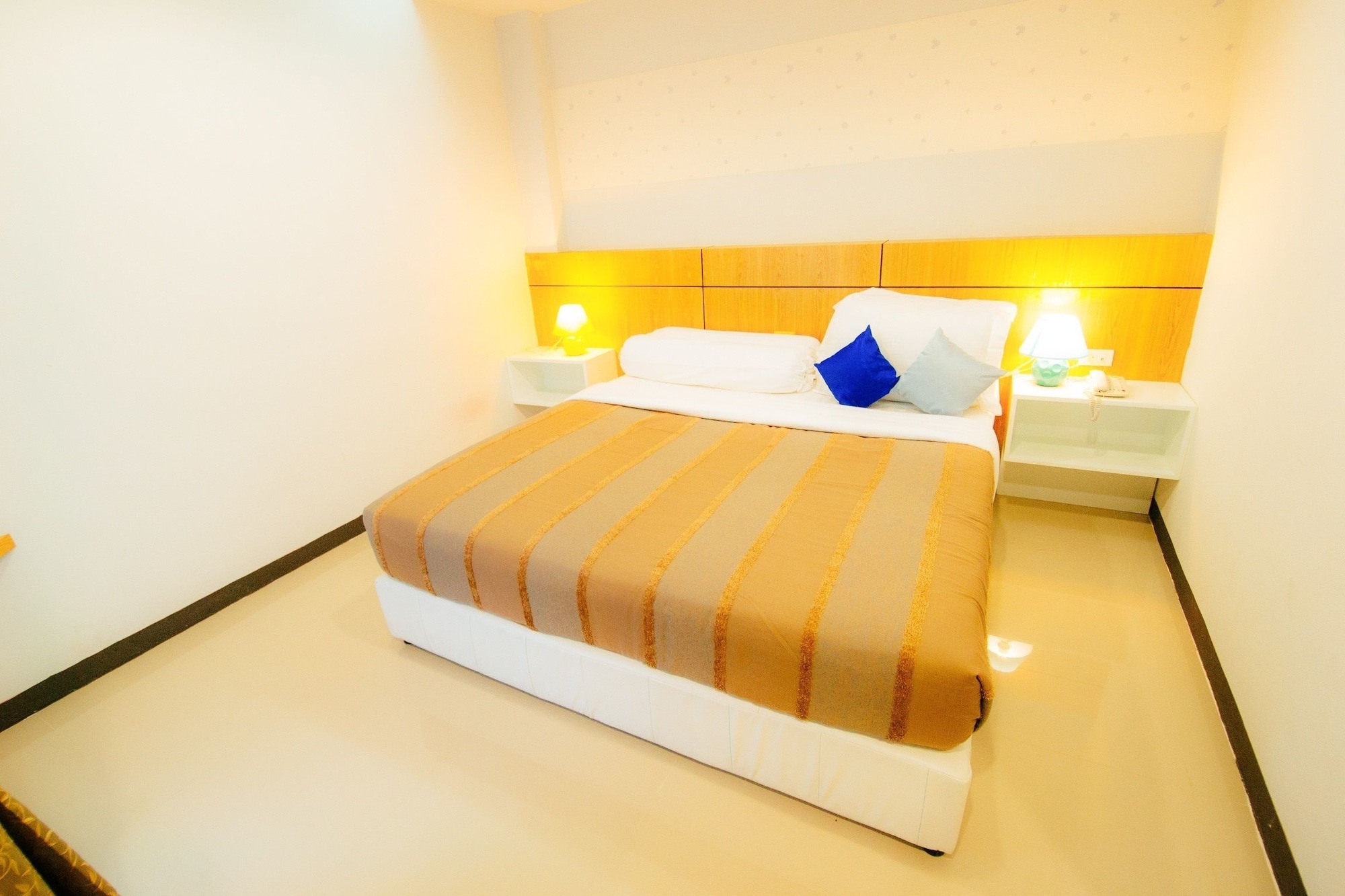 STANDARD, DOUBLE OR TWIN BED