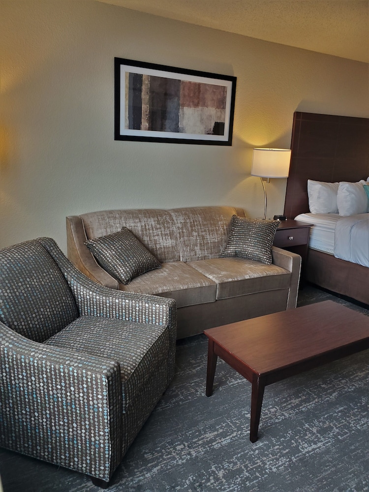 Cobblestone Suites Oshkosh 41/75