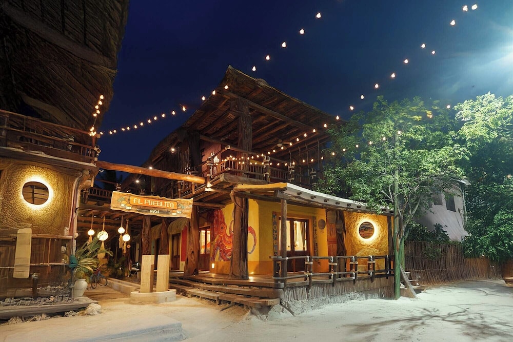 Hotel El Pueblito 2/50