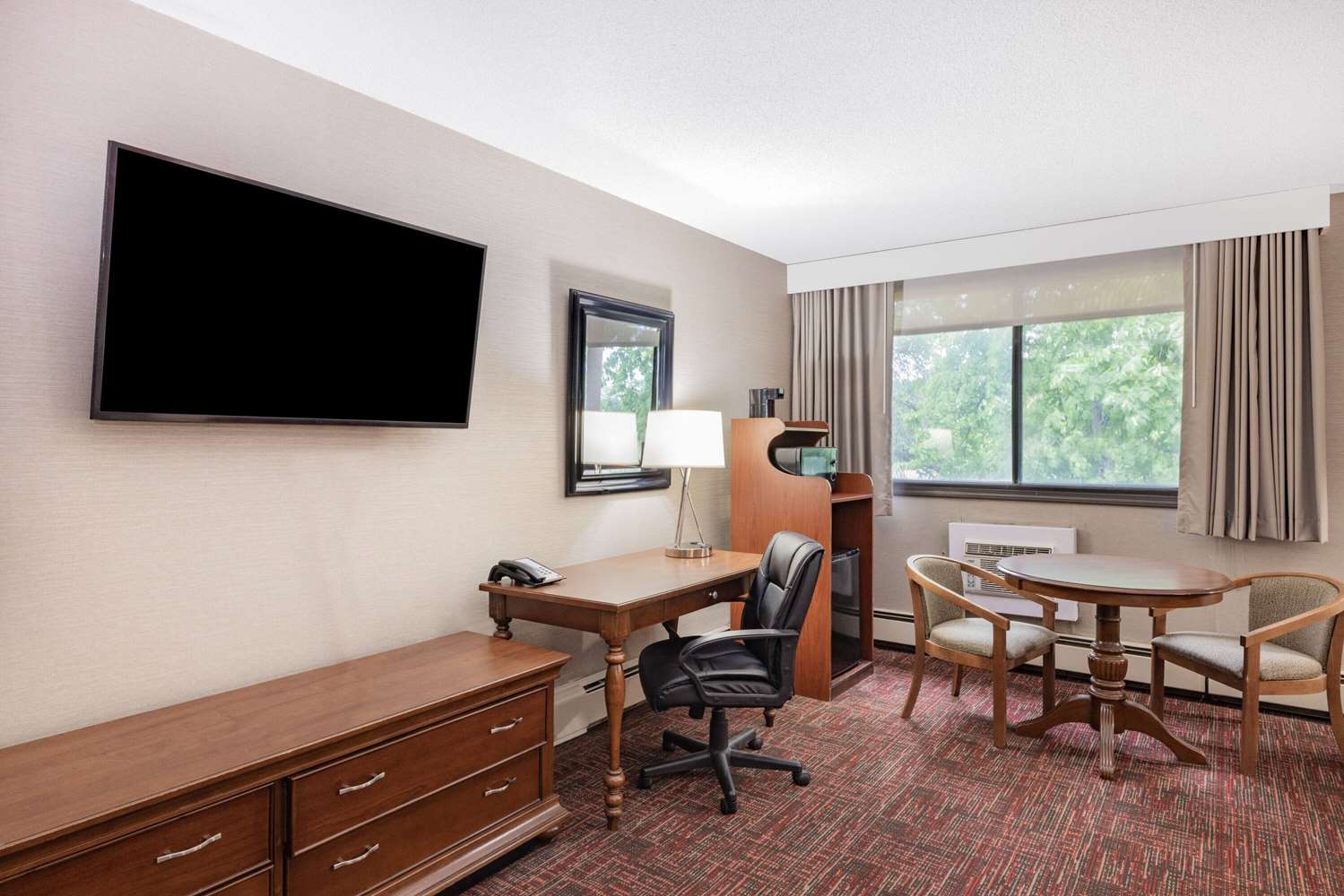Ramada By Wyndham Grand Forks 30/40