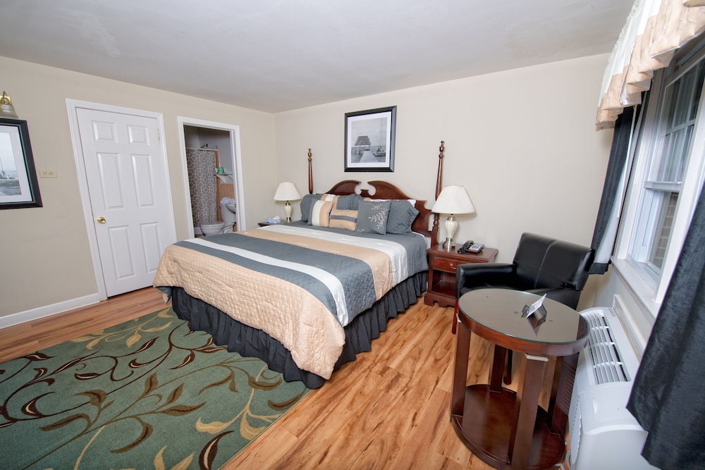 Colonial Inn Seekonk 16/58