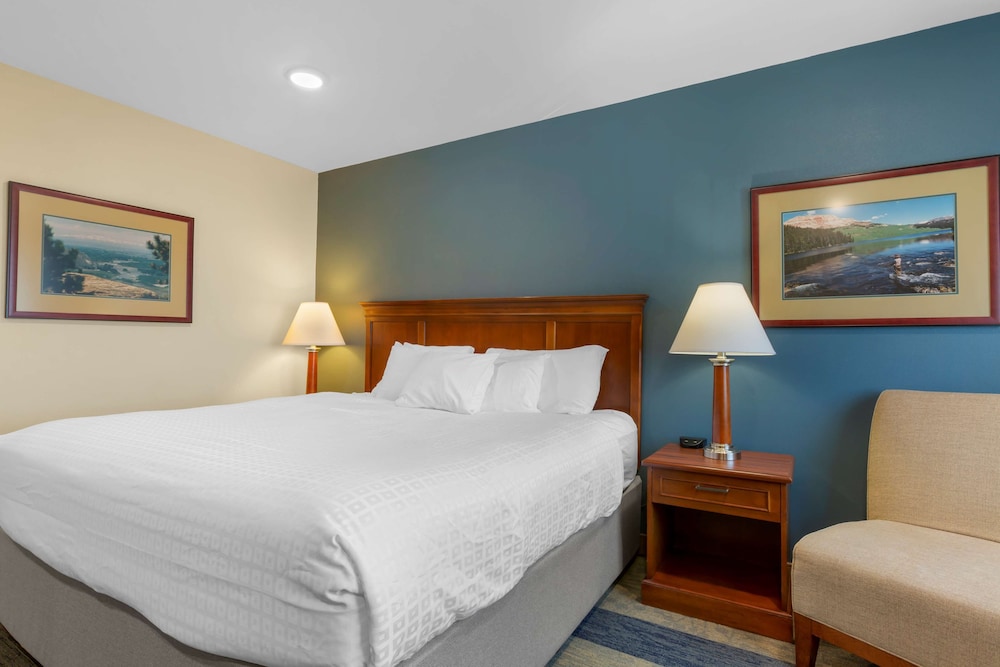 Best Western Plus Clocktower Inn 14/25