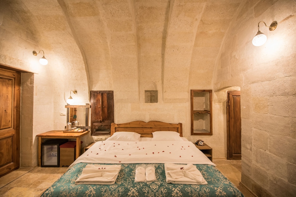 Charming Cave Hotel 11/29