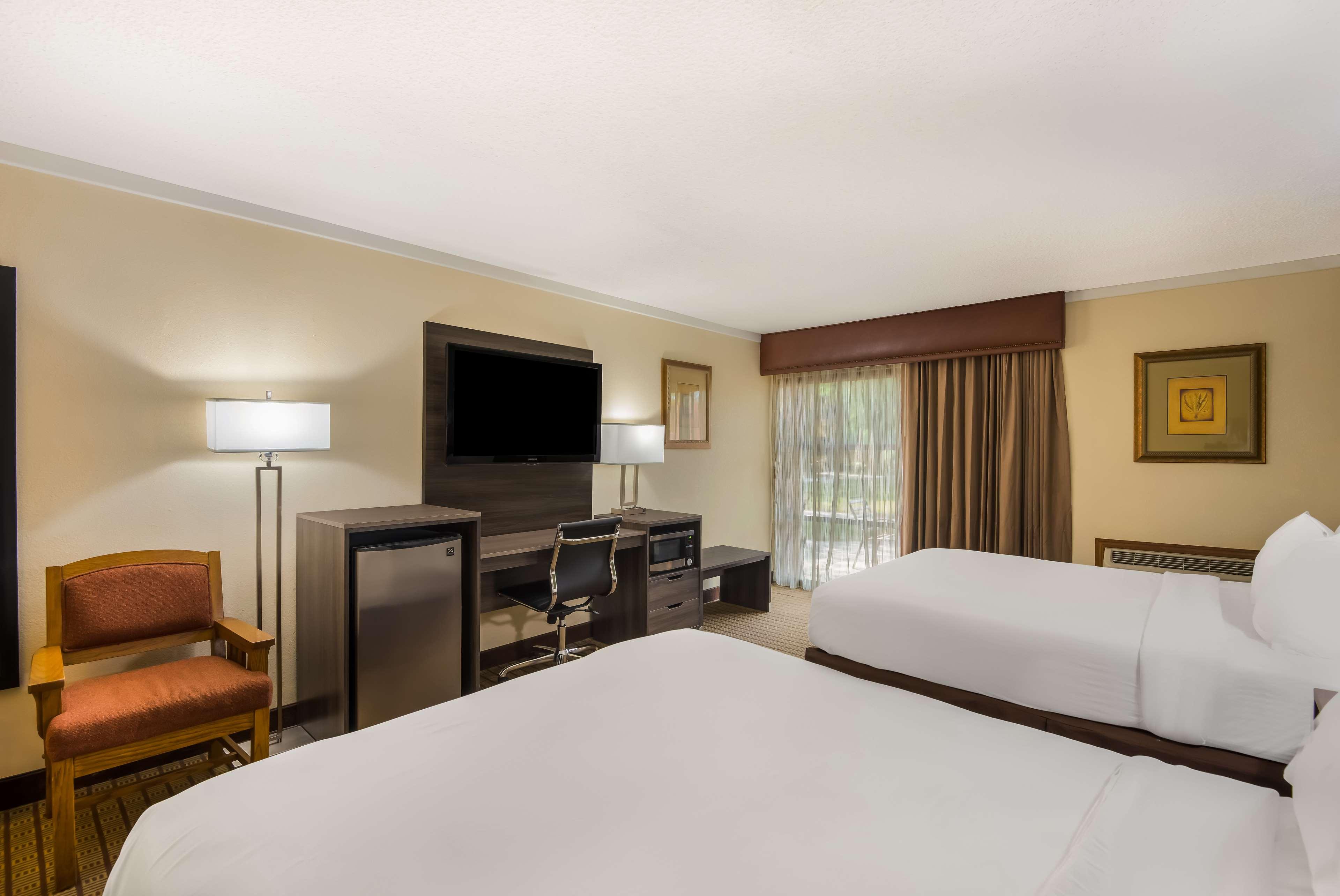 Room, Quadruple