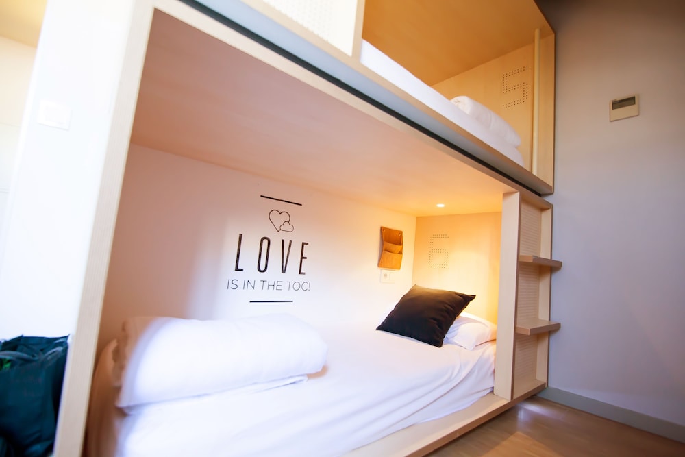 Mixed Dorm, 6 People, Private Bathroom