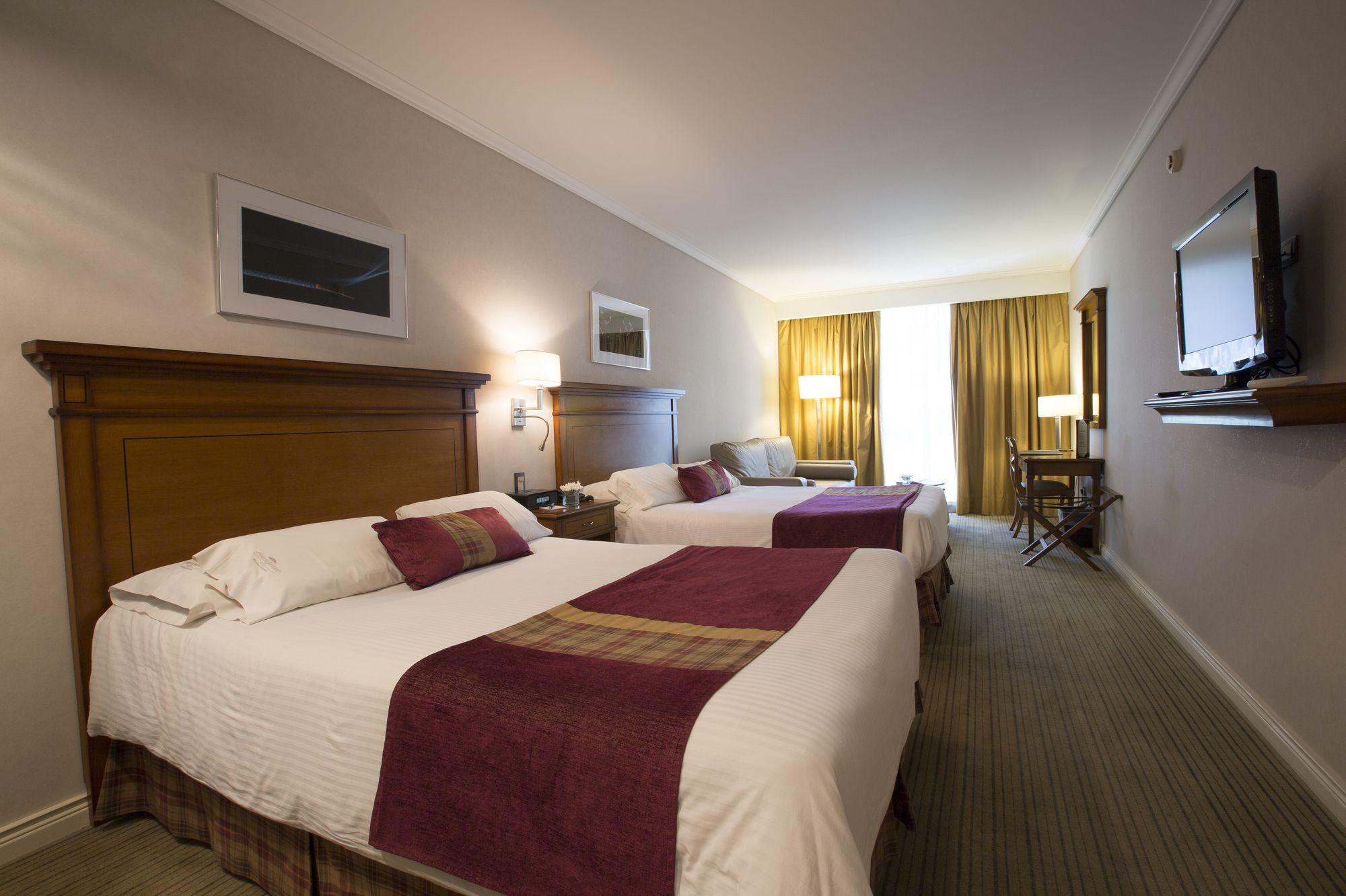 Deluxe, Queen Bed