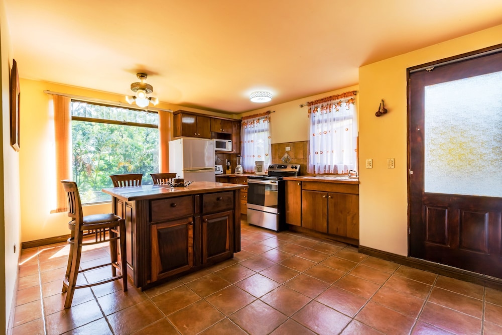 La Terraza Guest House 7/50