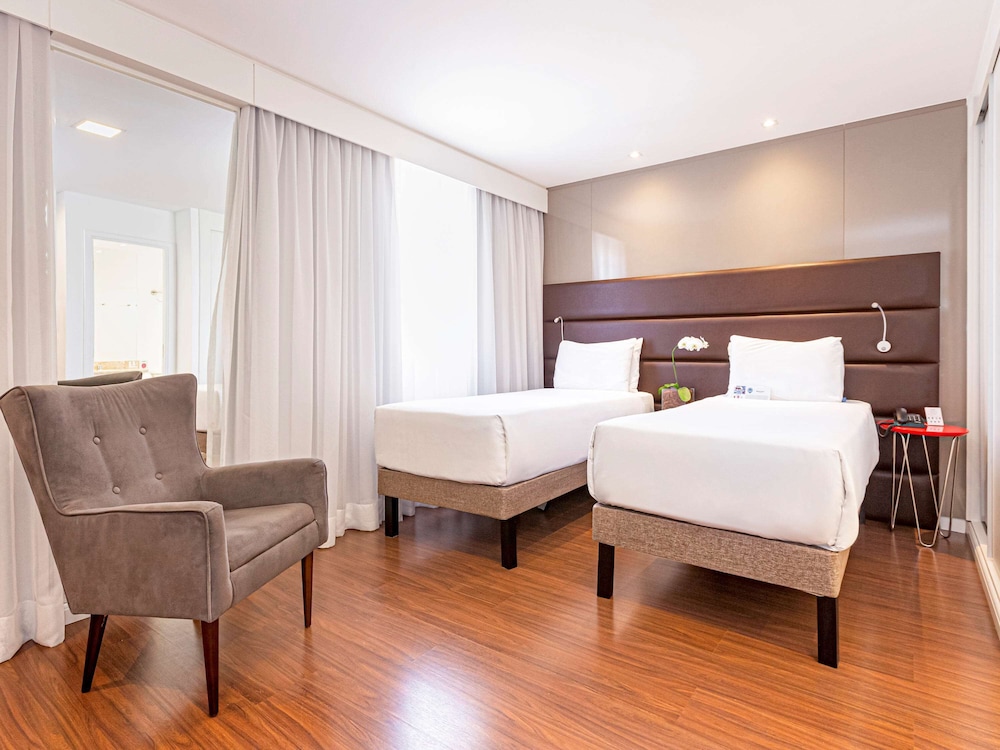 APARTMENT, TWIN BEDS