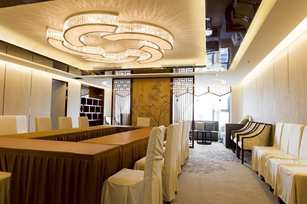 YANG PENG JINJIANG HOTEL 3/17