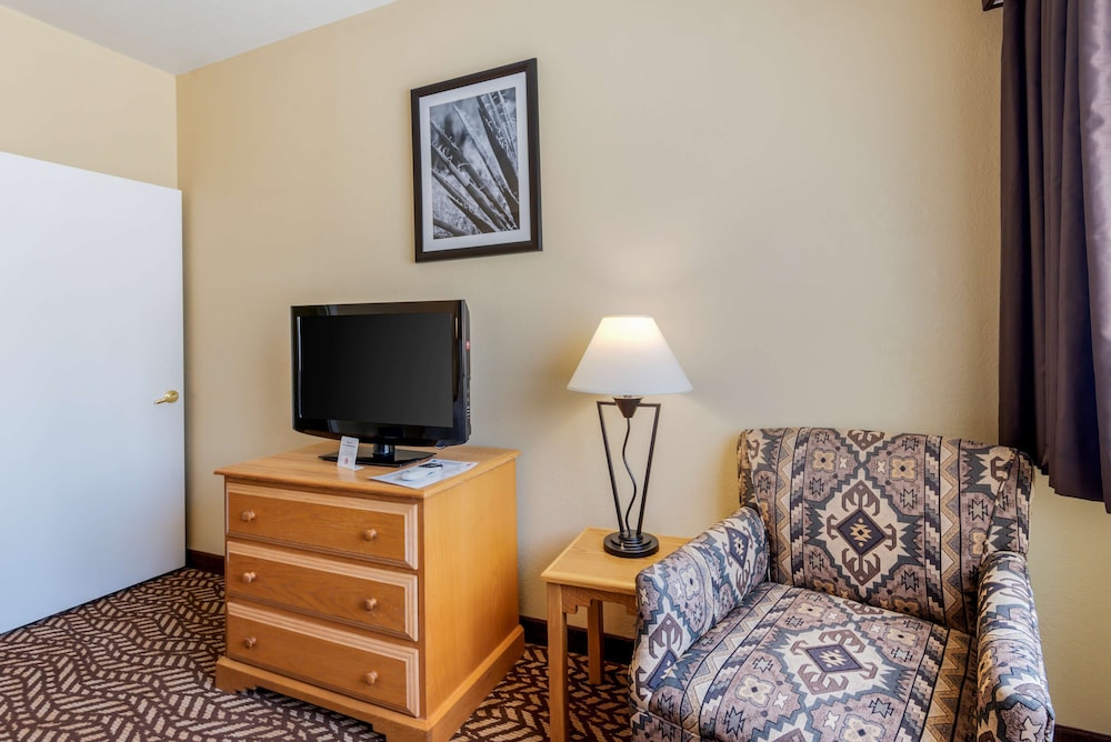 Turquoise Inn and Suites Cortez near Mesa Verde 29/42