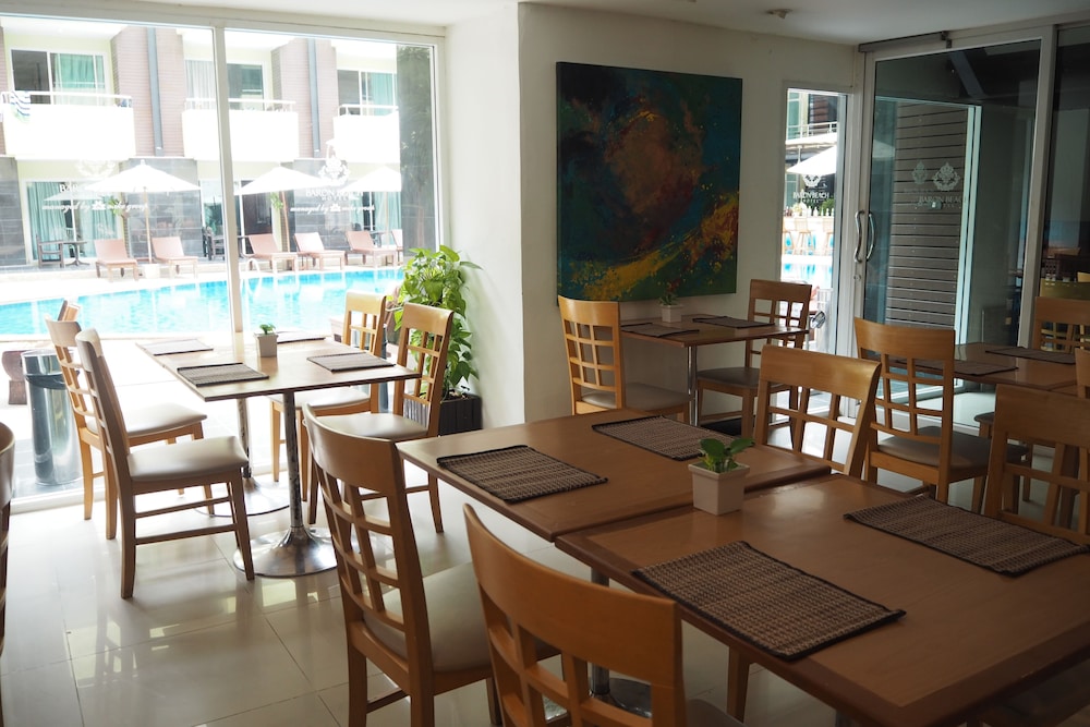 Baron Beach Hotel 55/73