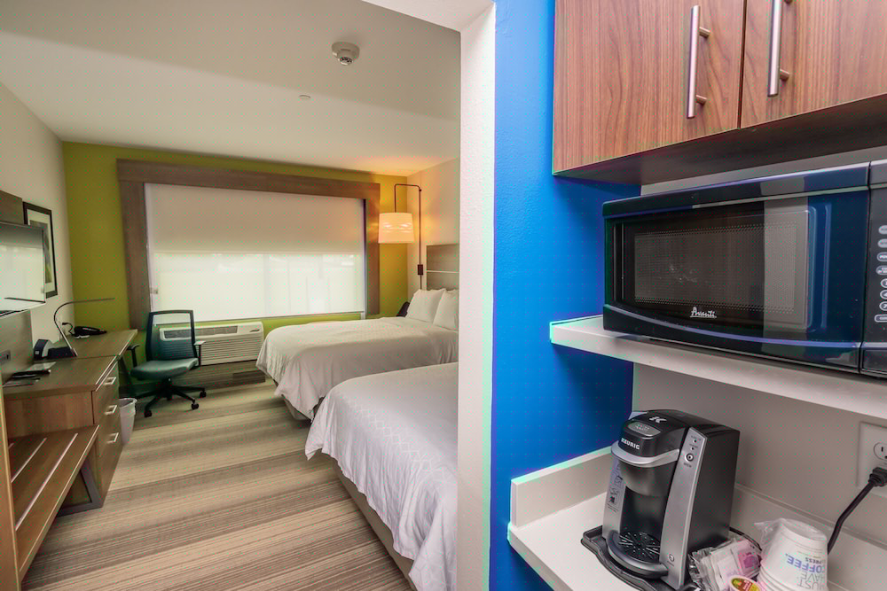 Holiday Inn Express Suites Houston Iah Beltway 8 16/65
