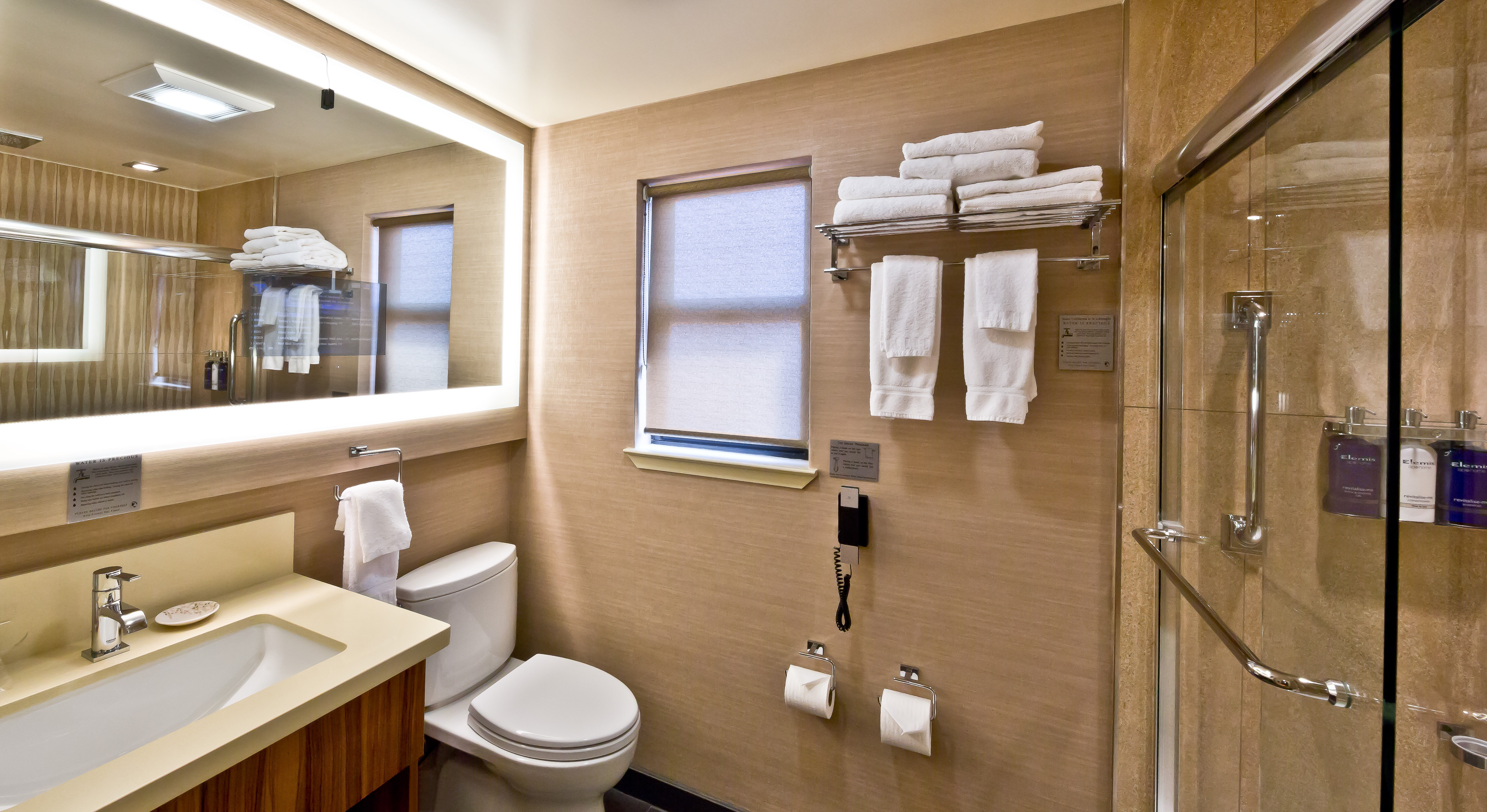 Hotel Strata 20/23