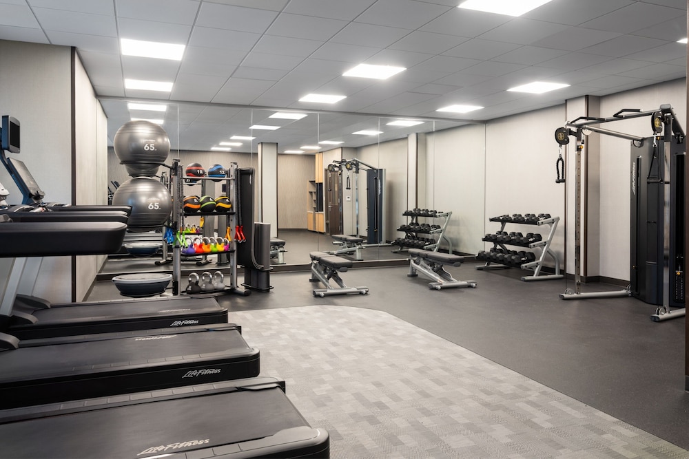 Courtyard by Marriott Seattle SeaTac Airport 24/49