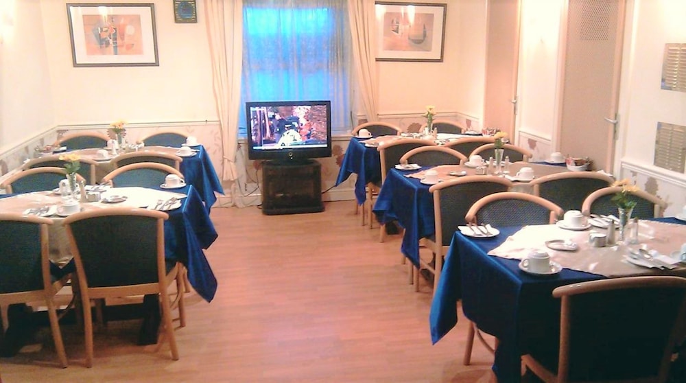 Crescent Hotel 27/41