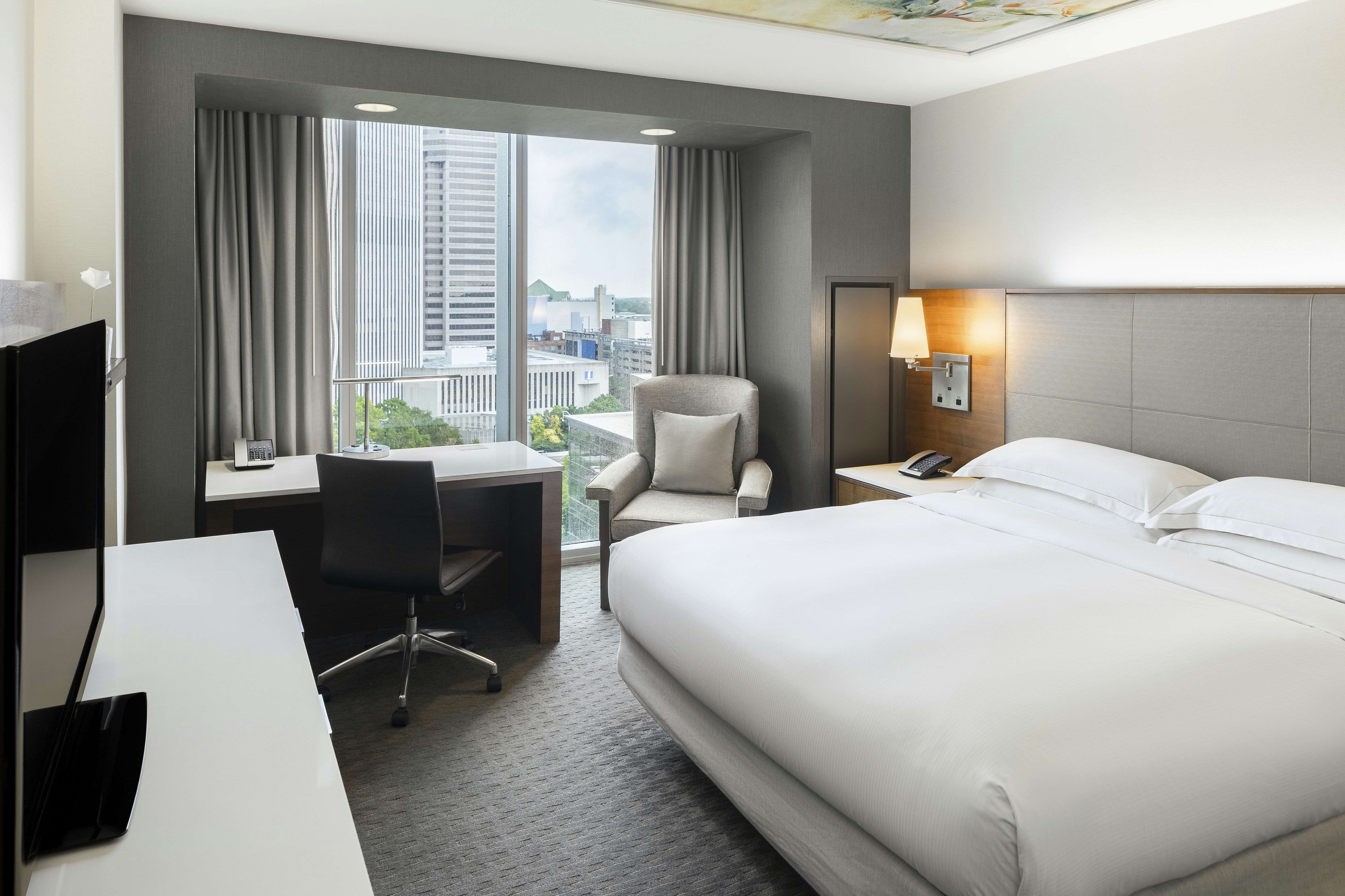 ROOM, KING BED