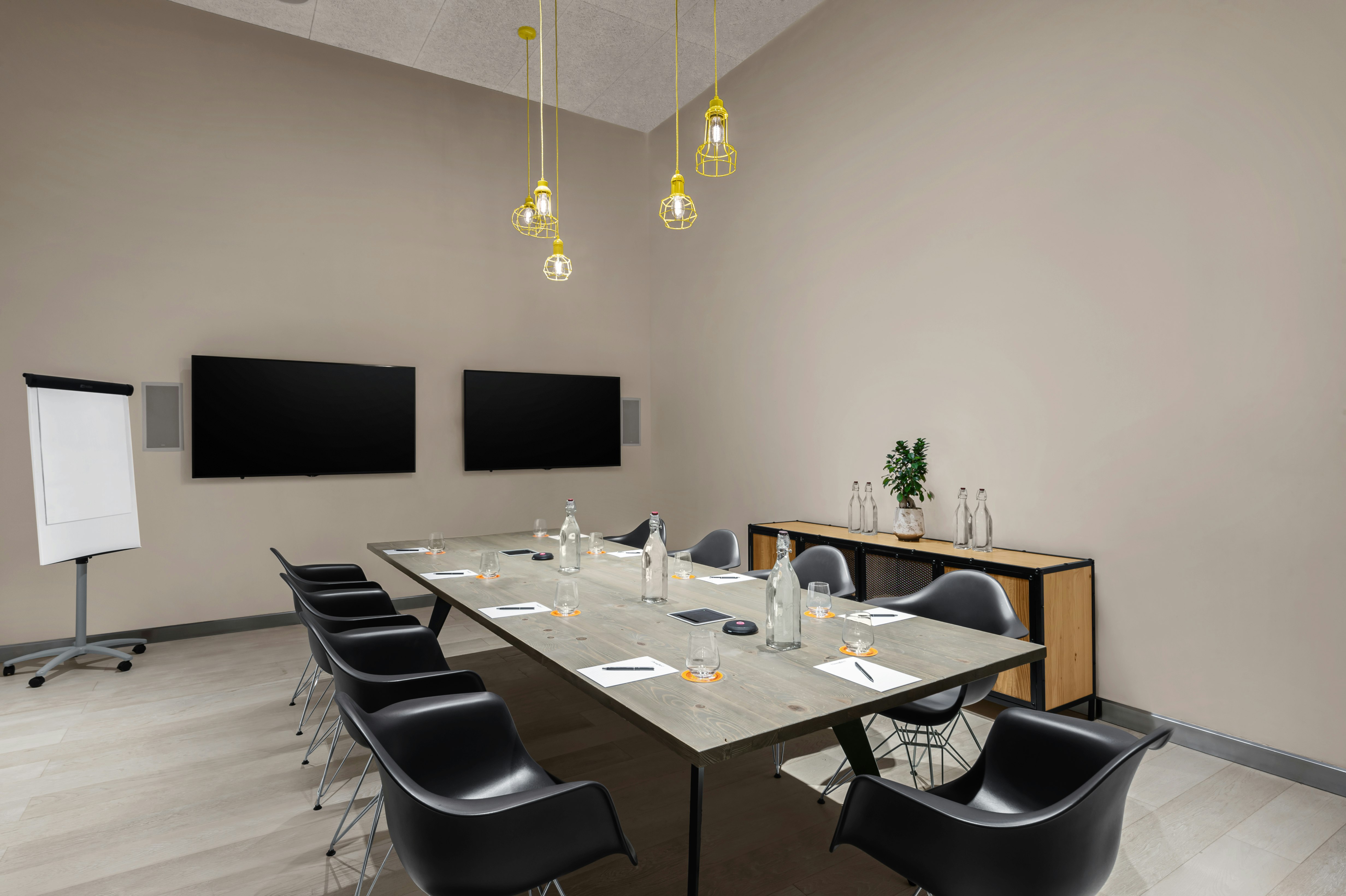 Canopy By Hilton Dubai Al Seef 12/20
