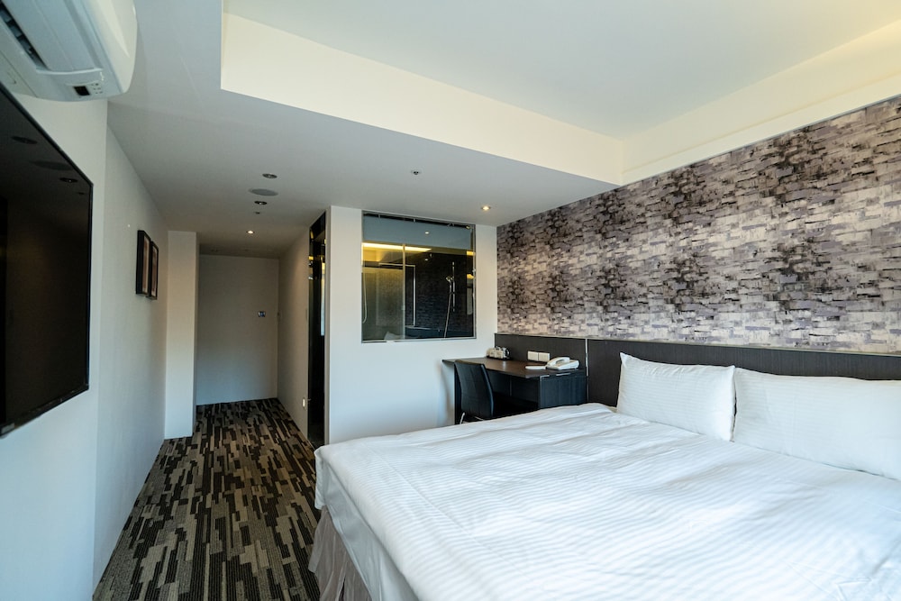 DELUXE, DOUBLE BED