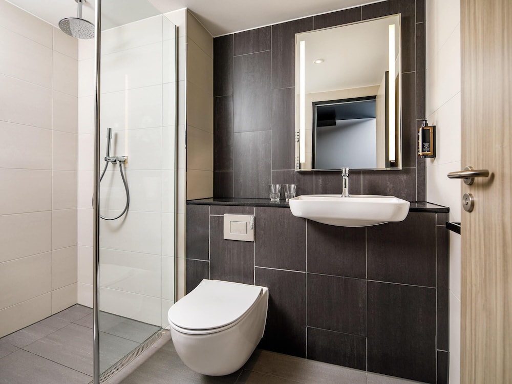 Mercure Paignton Hotel 56/59