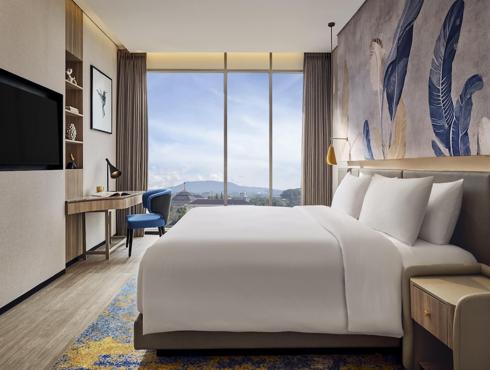 1 Bedroom, Deluxe, Suite, Single Bed, City View