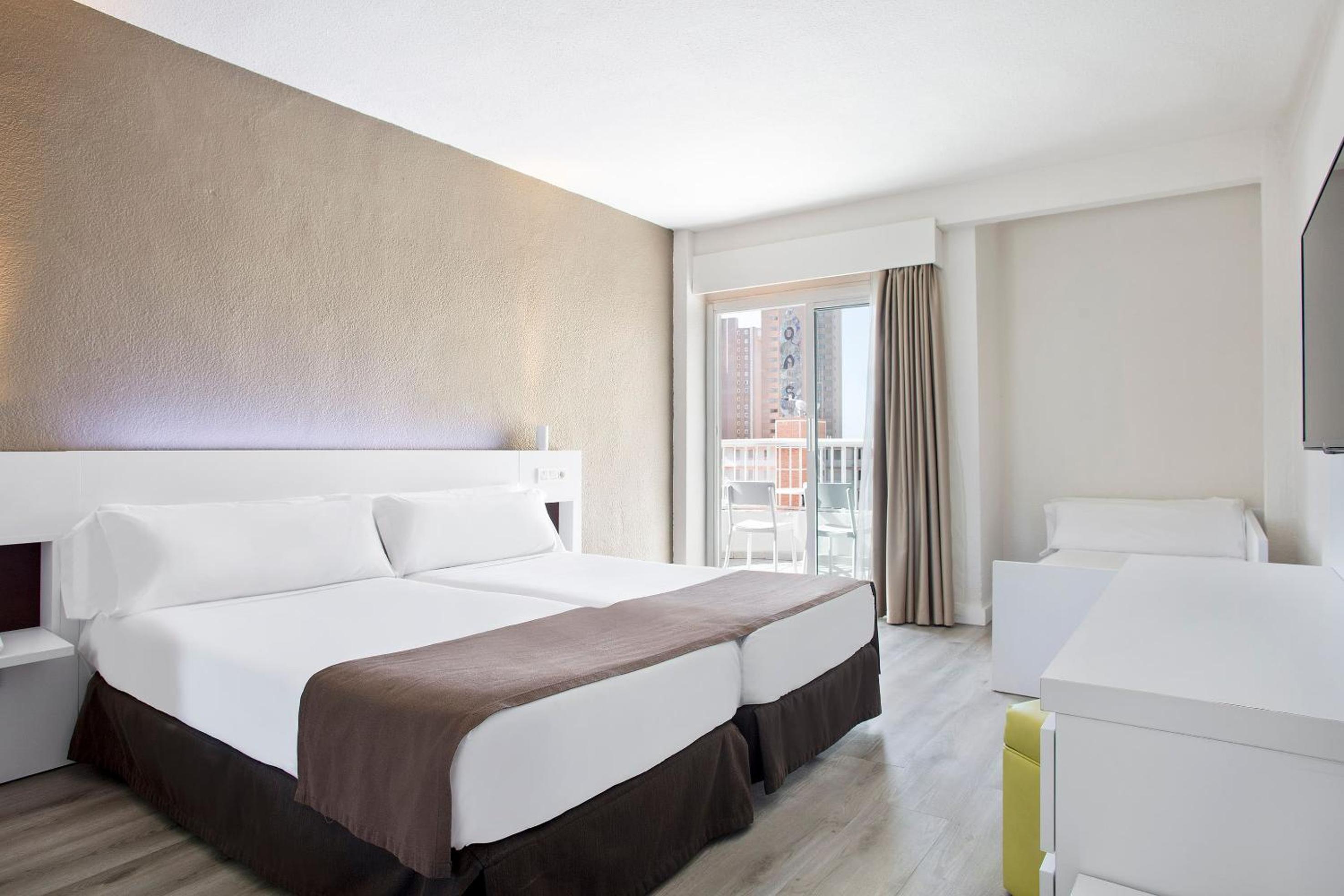Pelicanos, Family, Twin Beds, Balcony