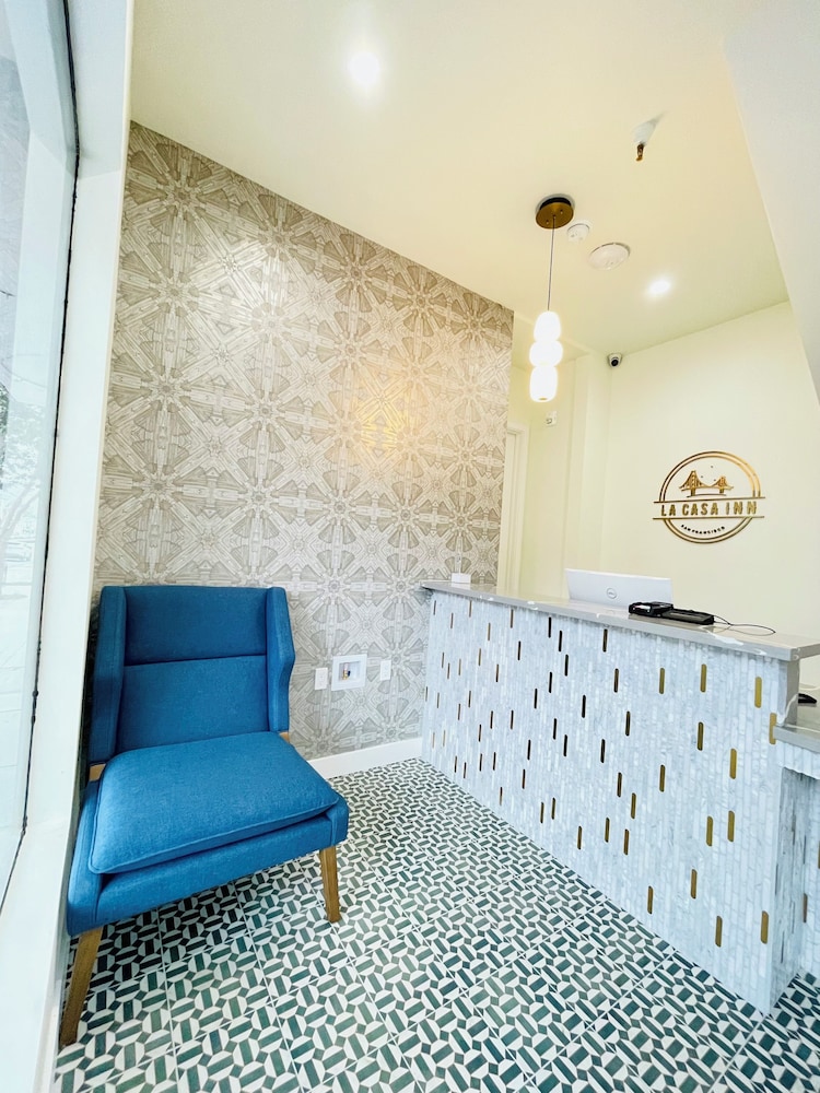 La Casa Inn 13/50