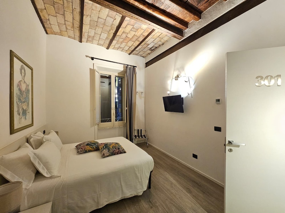 Giuturna Boutique Hotel 17/73