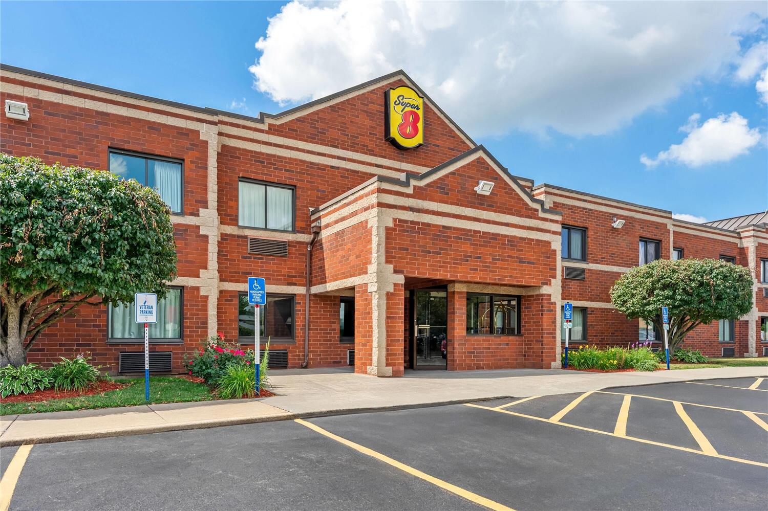 Super 8 by Wyndham Elgin 34/38