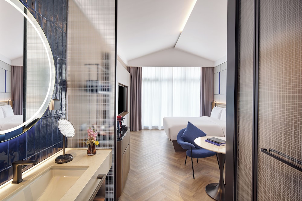 UrCove by HYATT Shanghai West Riverside 39/42