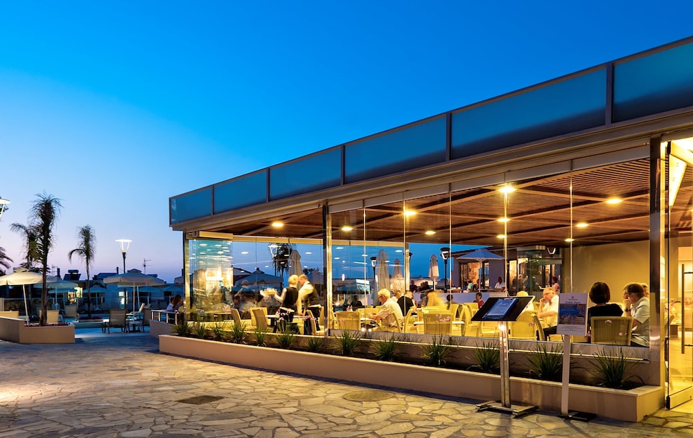 Porto Platanias Village Resort 10/73