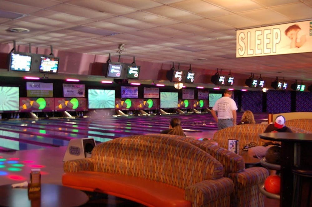 Cedar Stables Inn And Suites 15/17