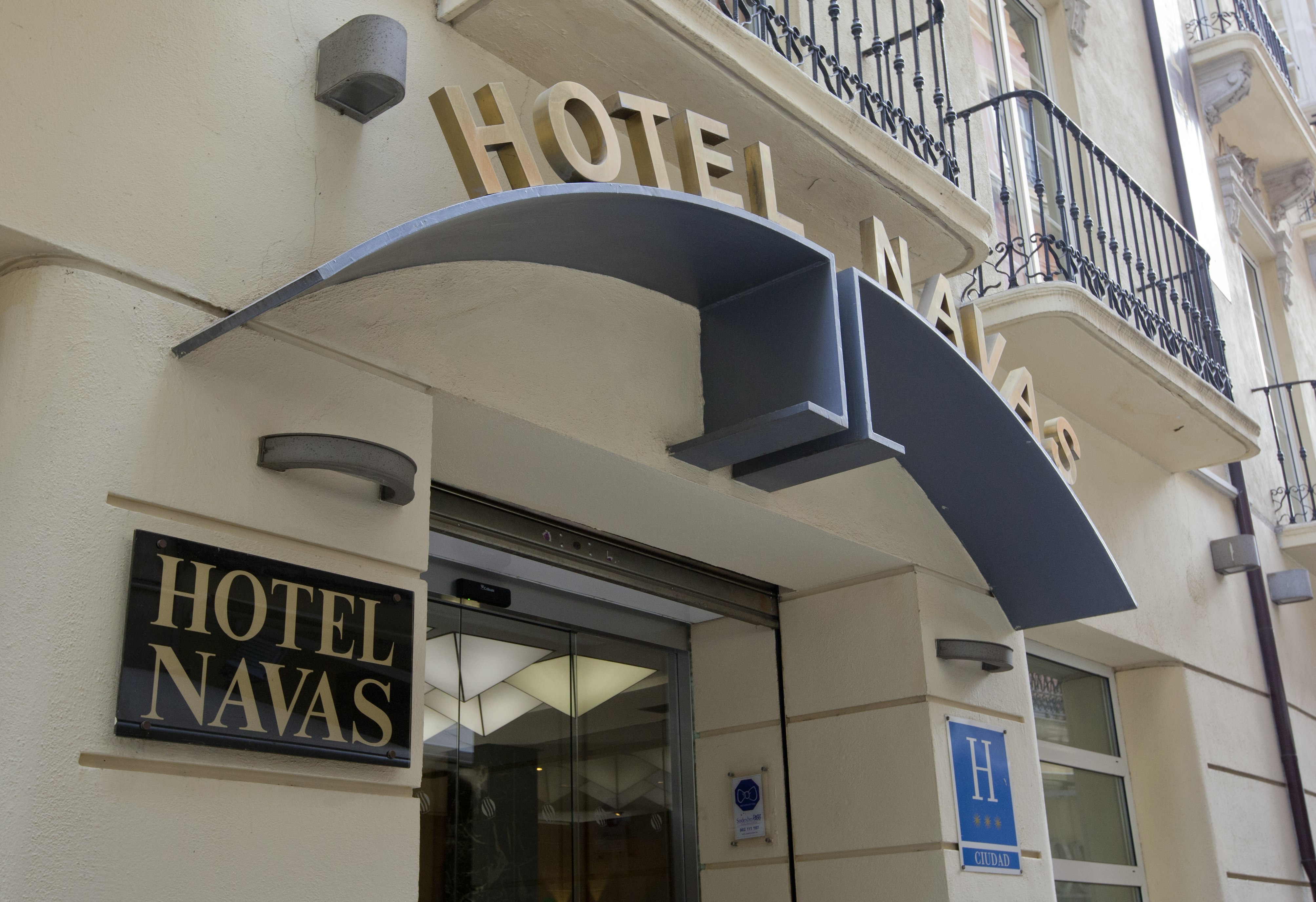 Navas Hotel 2/82