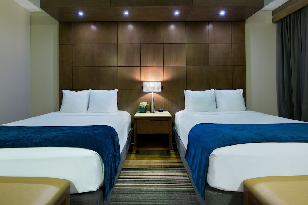 Oxford Suites Downtown Spokane 15/55