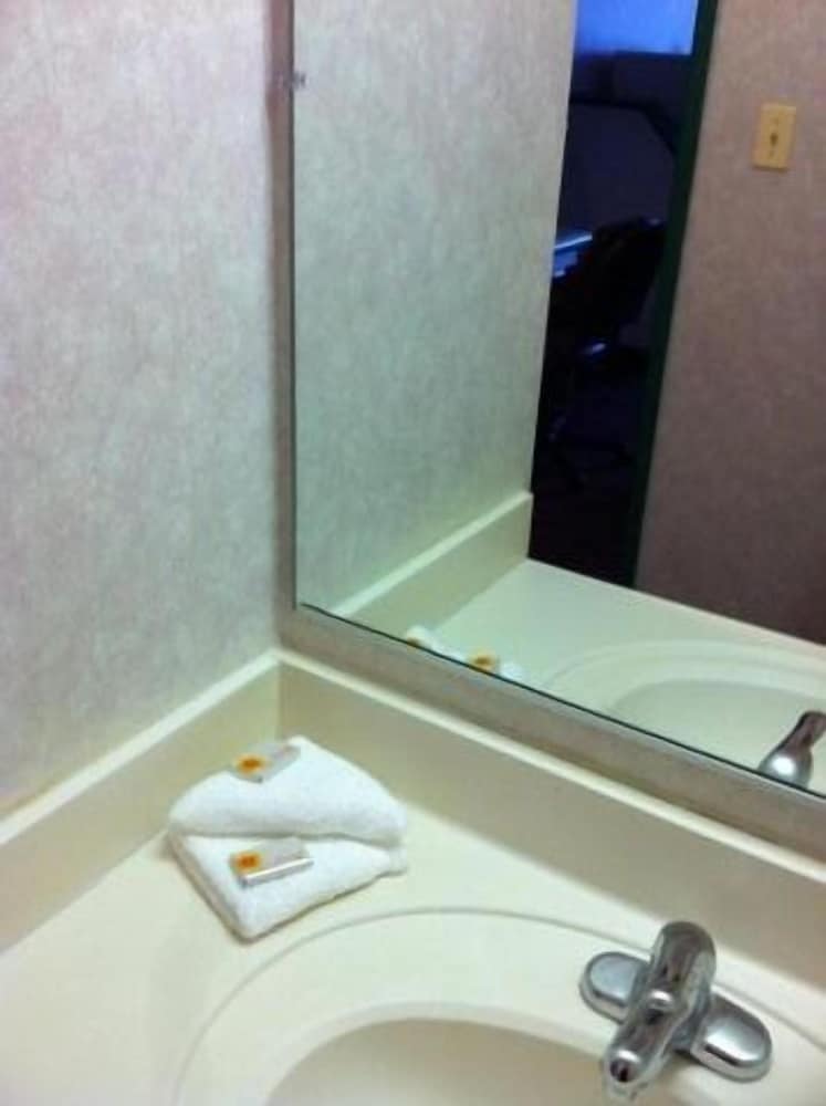 O Hare Inn & Suites 42/43
