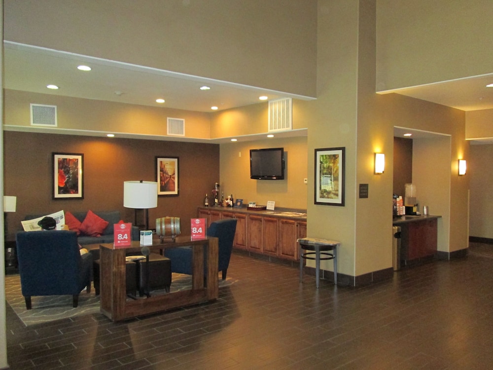 Comfort Inn & Suites Galt Lodi North 32/39
