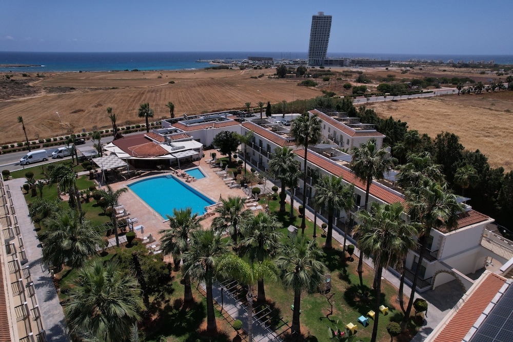 Loutsiana Hotel Apartments 56/63