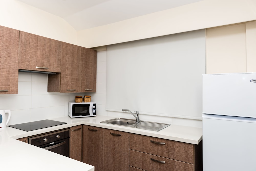 Helios Bay Hotel Apartments 59/75