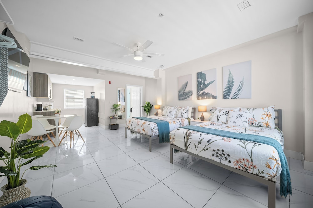 Samantha Apartments by Lowkl 12/46