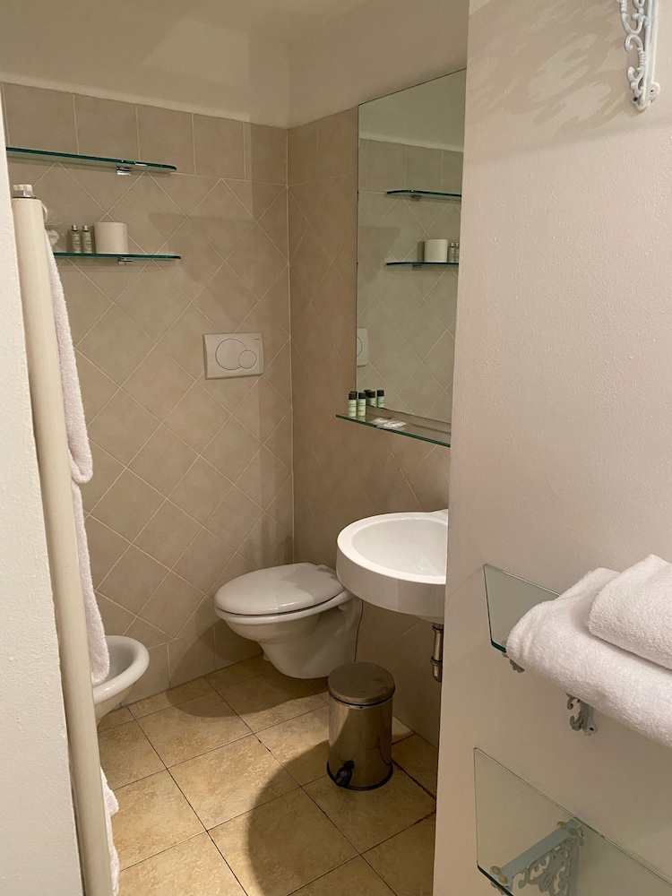 Borghese Palace Art Hotel 69/71