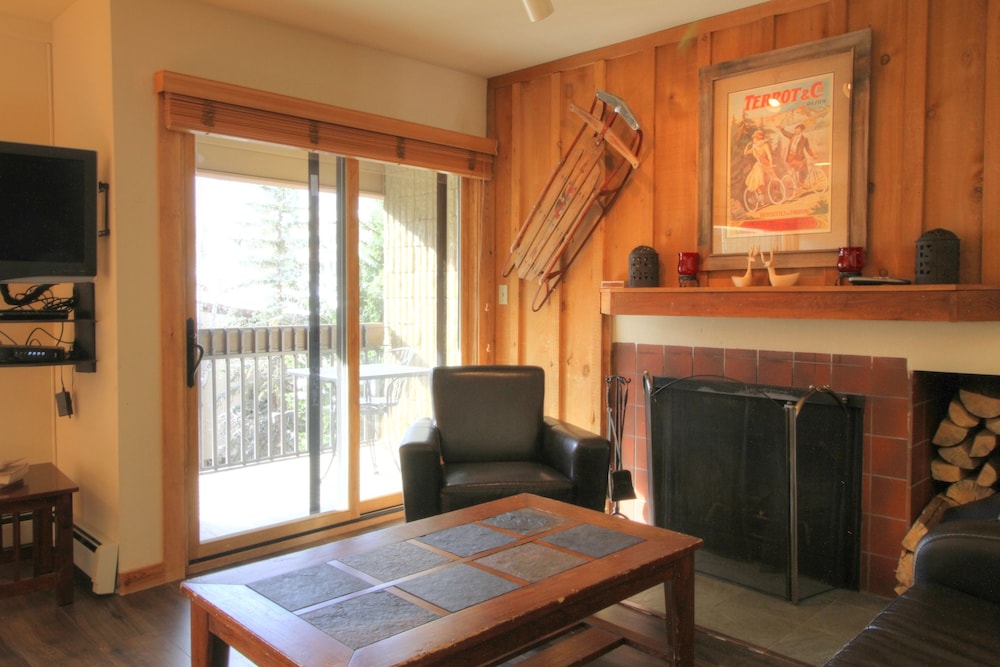 Vail 21 Condominiums 46/60
