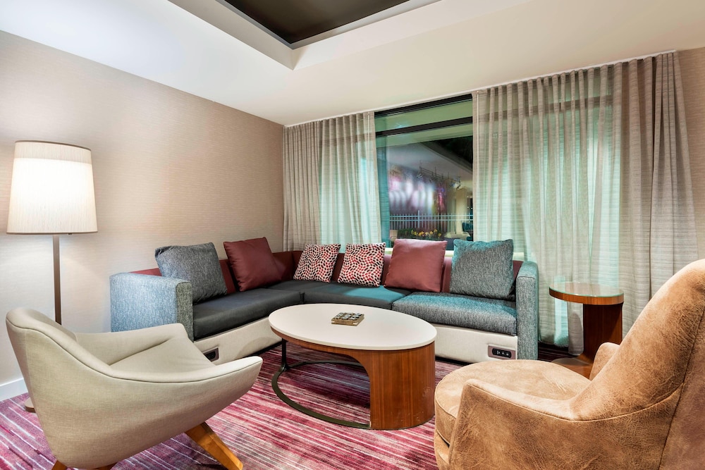 Courtyard By Marriott Asheville 25/39