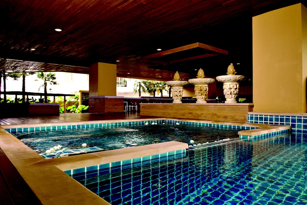 The Narathiwas Hotel and Residence Sathorn Bangkok 62/63