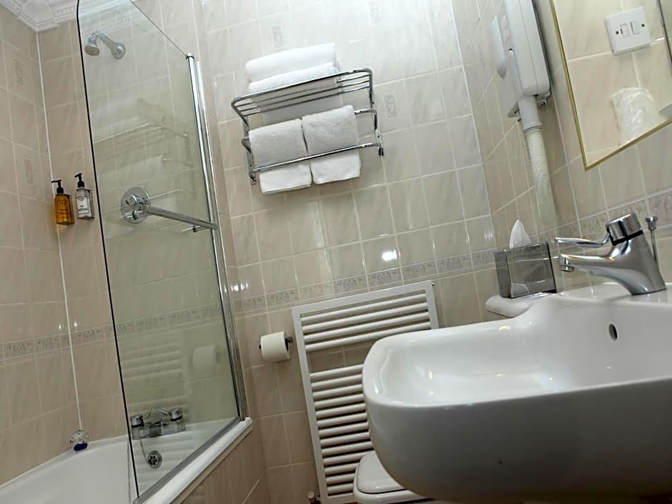 Gatwick Cambridge Hotel 49/53