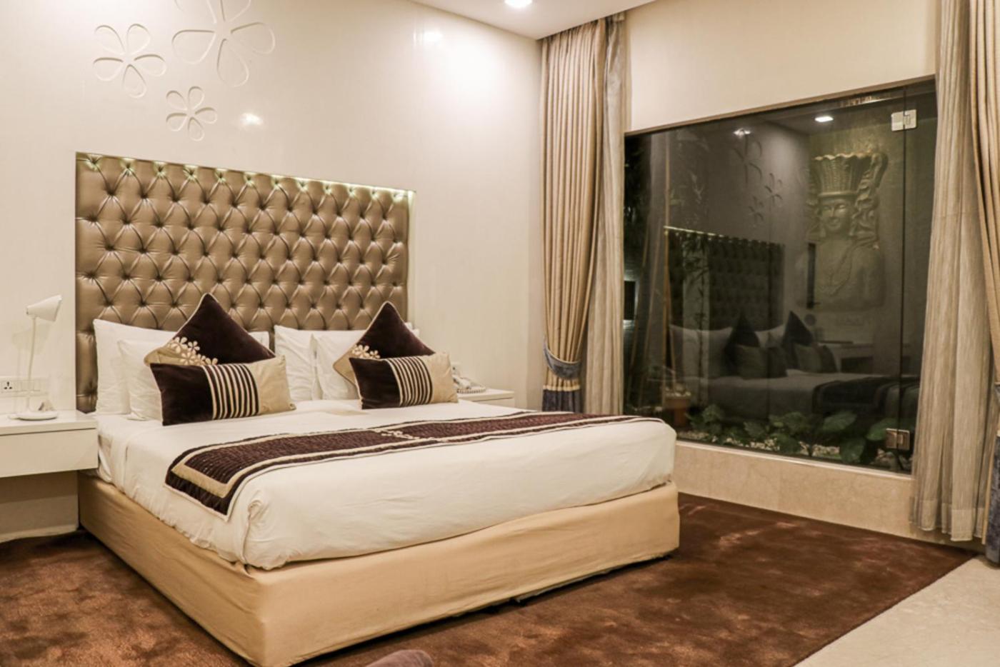 Suite, King Bed