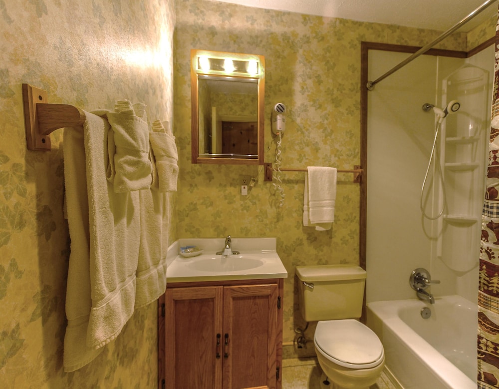 Smoketree Lodge, a VRI resort 69/70