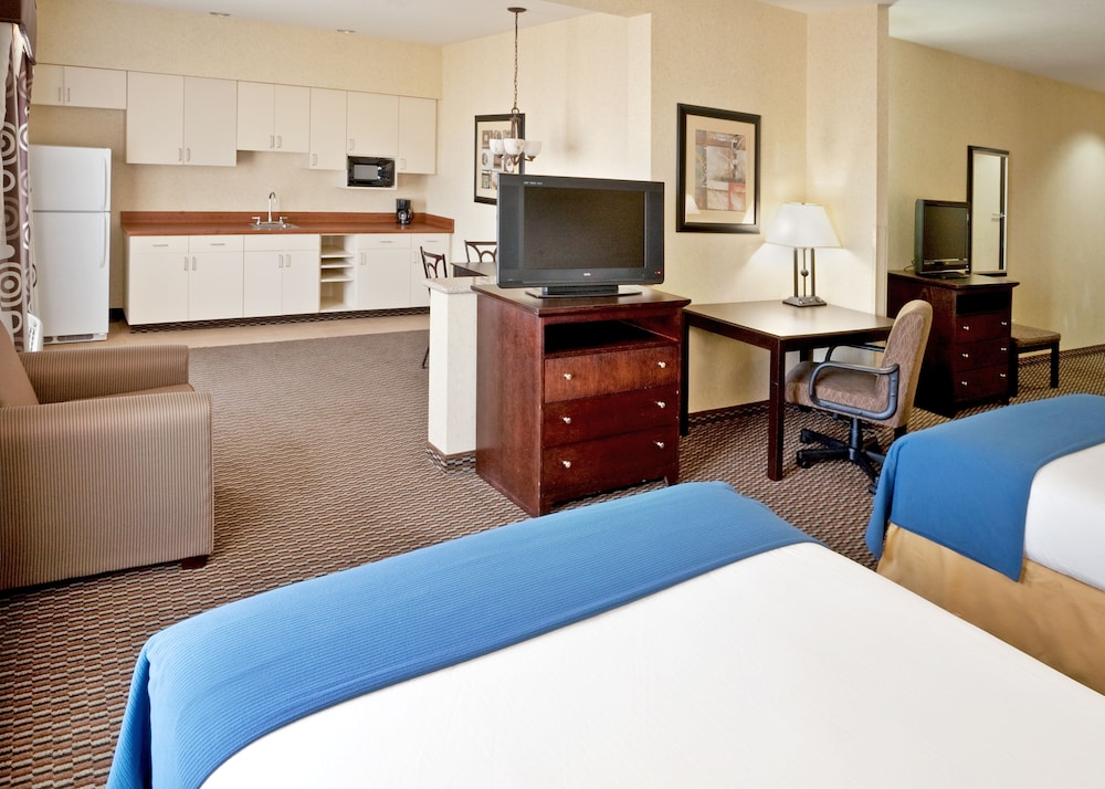 Holiday Inn Express & Suites Nampa - Idaho Center 26/78