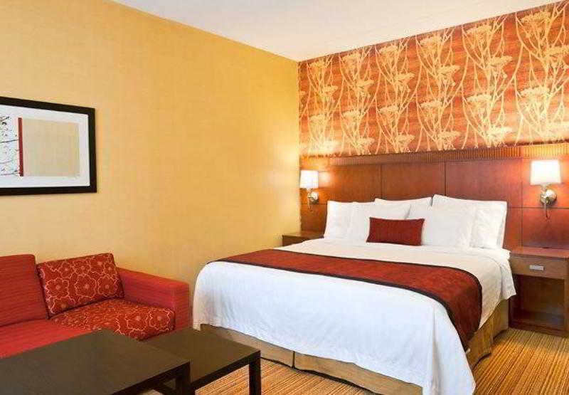Sonesta Select Boston Stoughton 6/50