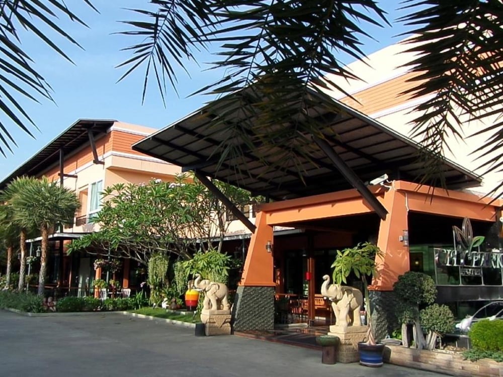 City Park Hotel 2/19