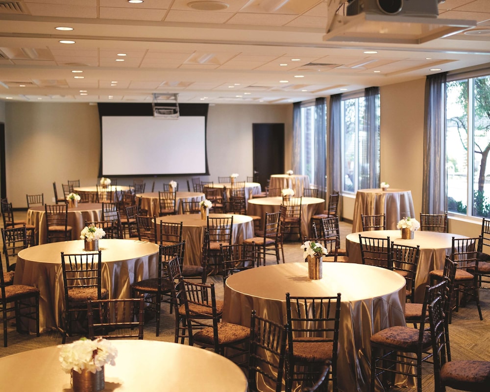 Hyatt Place Las Vegas At Silverton Village 38/42